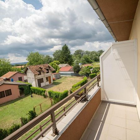 Aparthotel Prenociste Leona Veliko Gradište Exteriér fotografie
