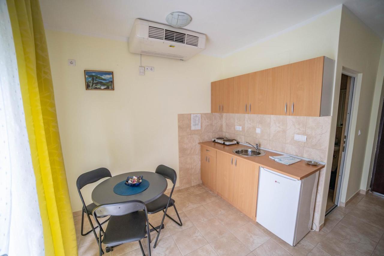 Aparthotel Prenociste Leona Veliko Gradište Exteriér fotografie